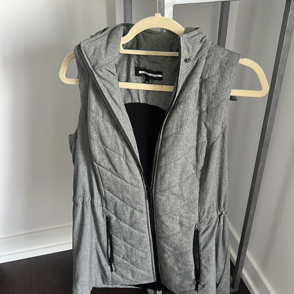 Anatomie size M  light gray, vest with double zipper side zip pockets